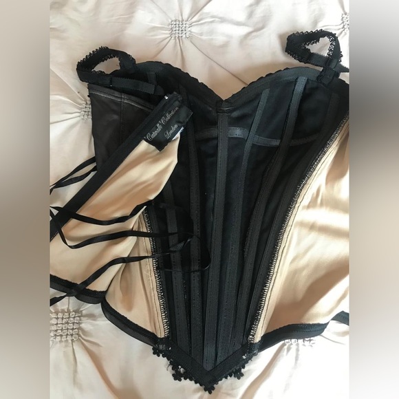 Catwalk Collection bustier/corset top in gunmetal and black w/crochet detailing - Picture 8 of 9